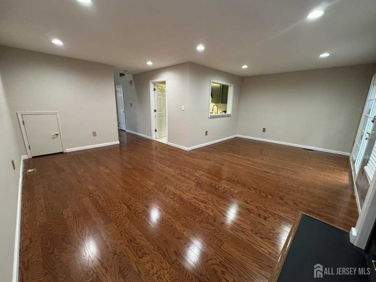 22 Briarwood Ct - Photo 7 of 37