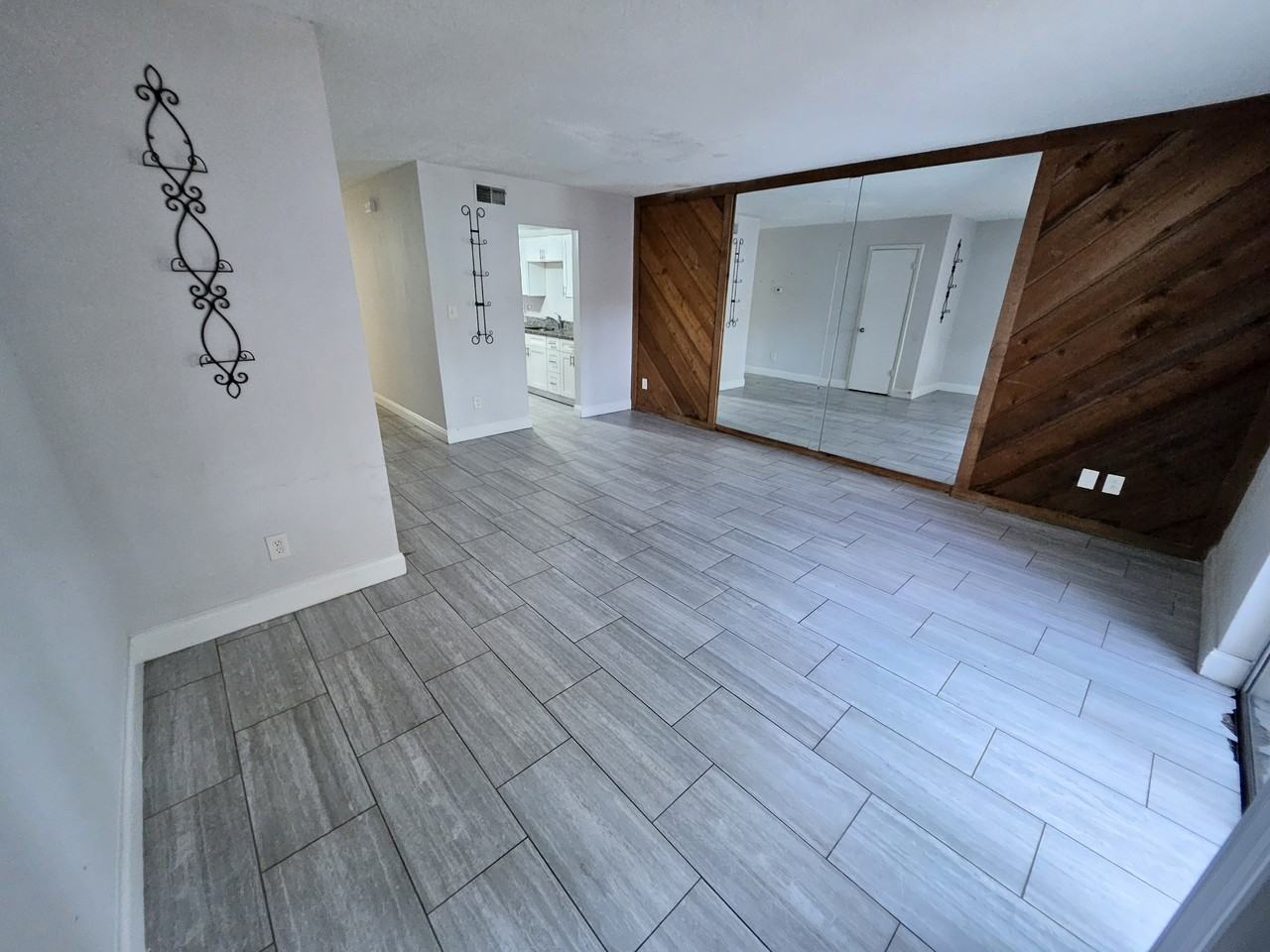 4825 Lighthouse Cir #4825 - Photo 2 of 39