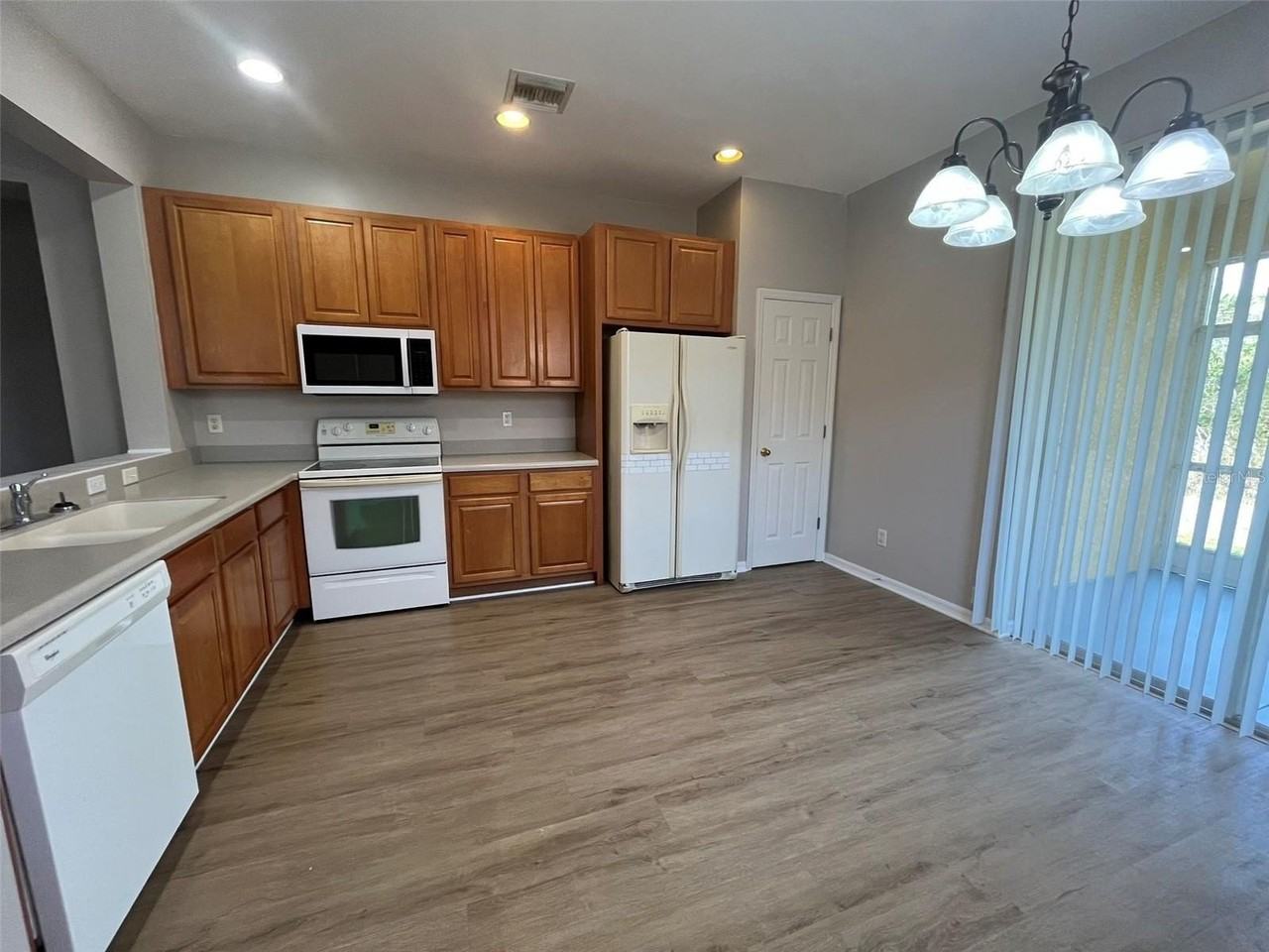 13282 Sw Pembroke Cir N - Photo 4 of 15