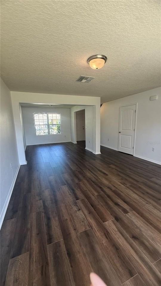 15 Renshaw Dr - Photo 6 of 28