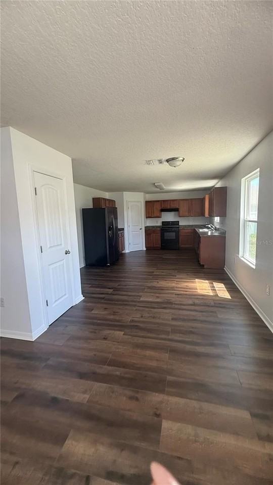 15 Renshaw Dr - Photo 7 of 28