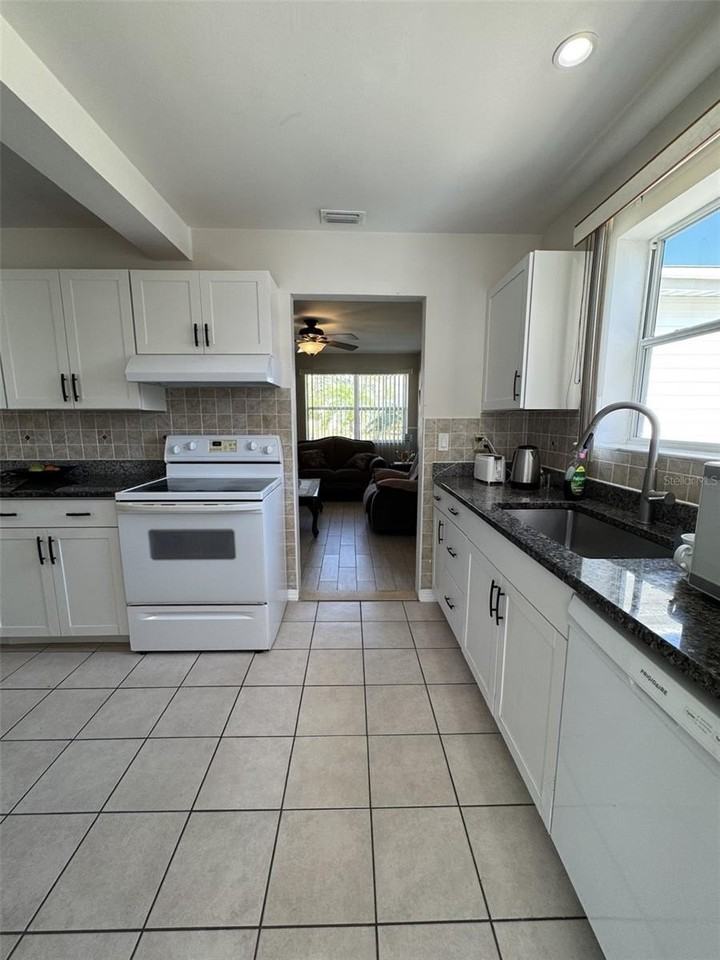 5277 Grobe St - Photo 2 of 12