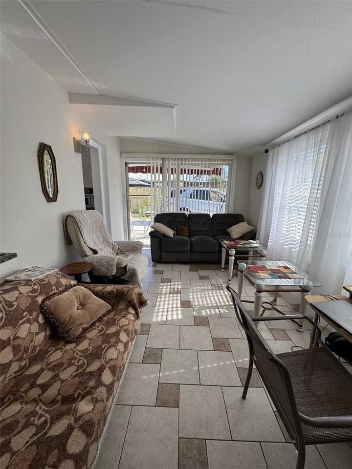 5277 Grobe St - Photo 7 of 12