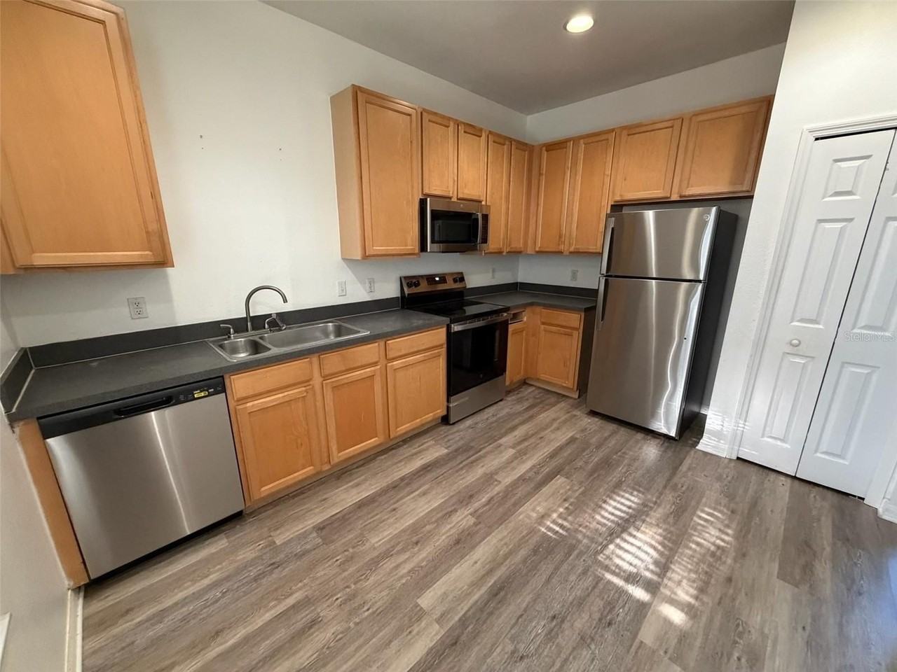 4205 Austen Falls Ln - Photo 3 of 22
