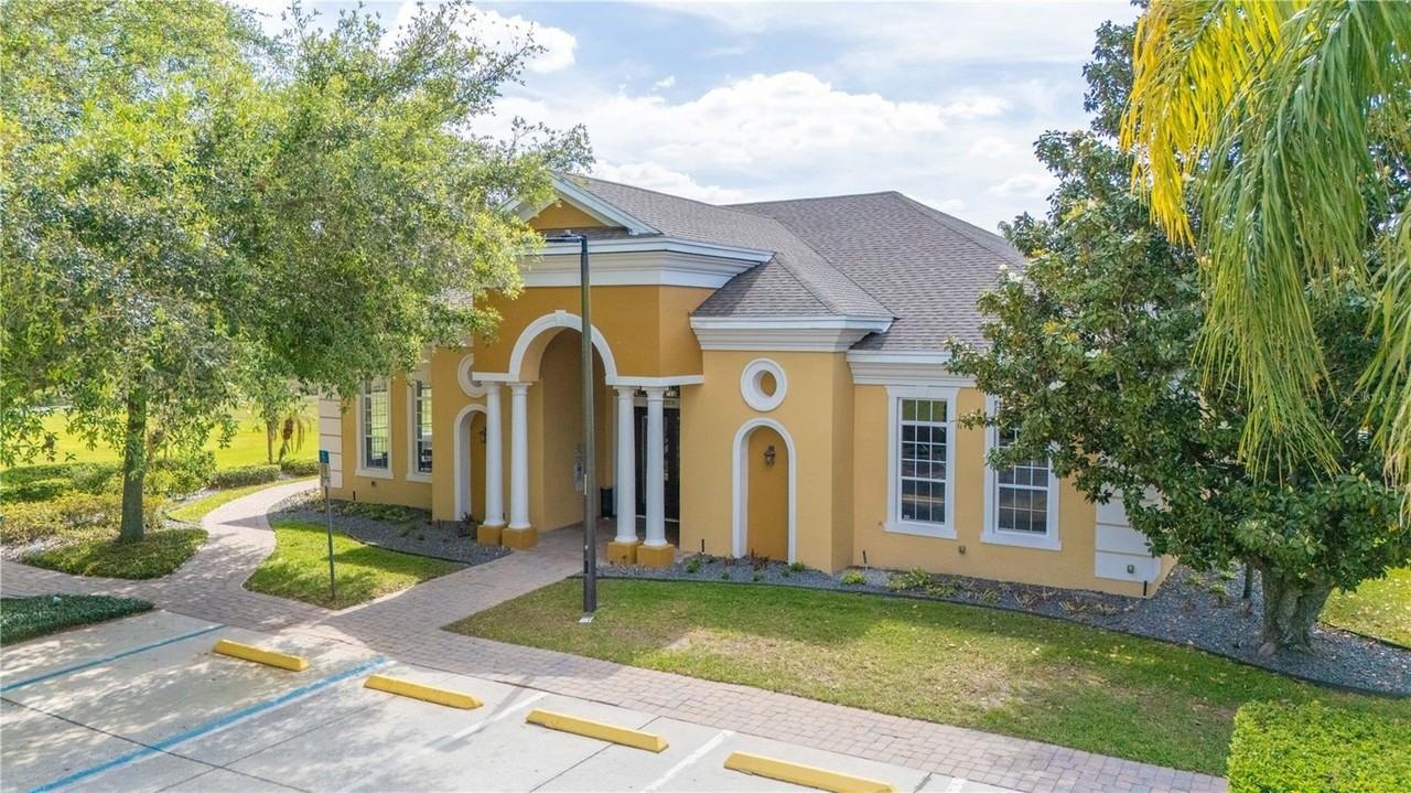 216 Deepcove Rd - Photo 7 of 46