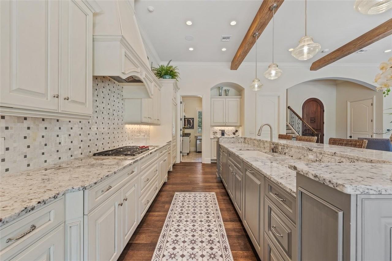 10243 Mattraw Pl - Photo 6 of 50