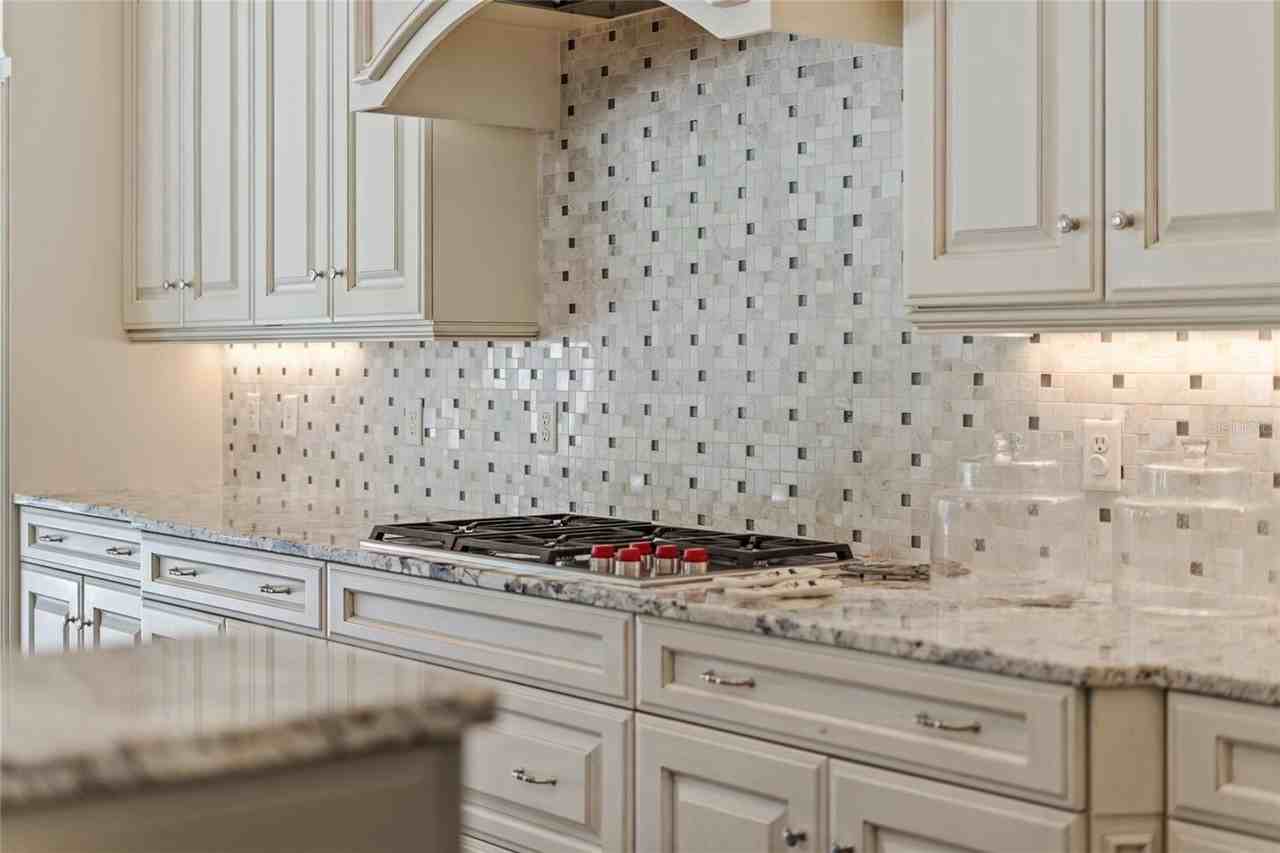 10243 Mattraw Pl - Photo 7 of 50