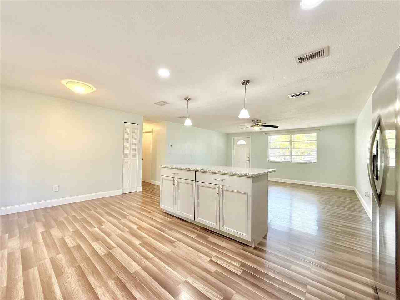 1529 Culverhouse Dr - Photo 7 of 32