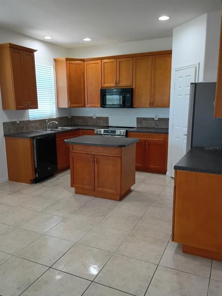 3549 Maple Ridge Loop - Photo 2 of 15