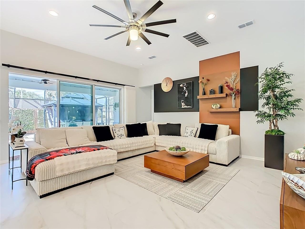 790 Carmel Ln - Photo 3 of 50