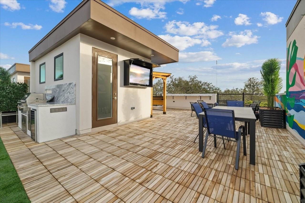 623 Petit Way - Photo 2 of 50