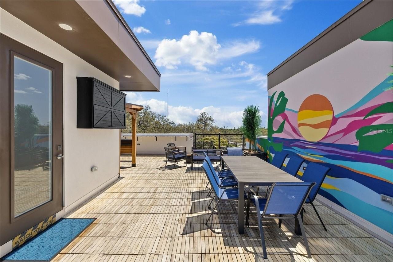 623 Petit Way - Photo 3 of 50