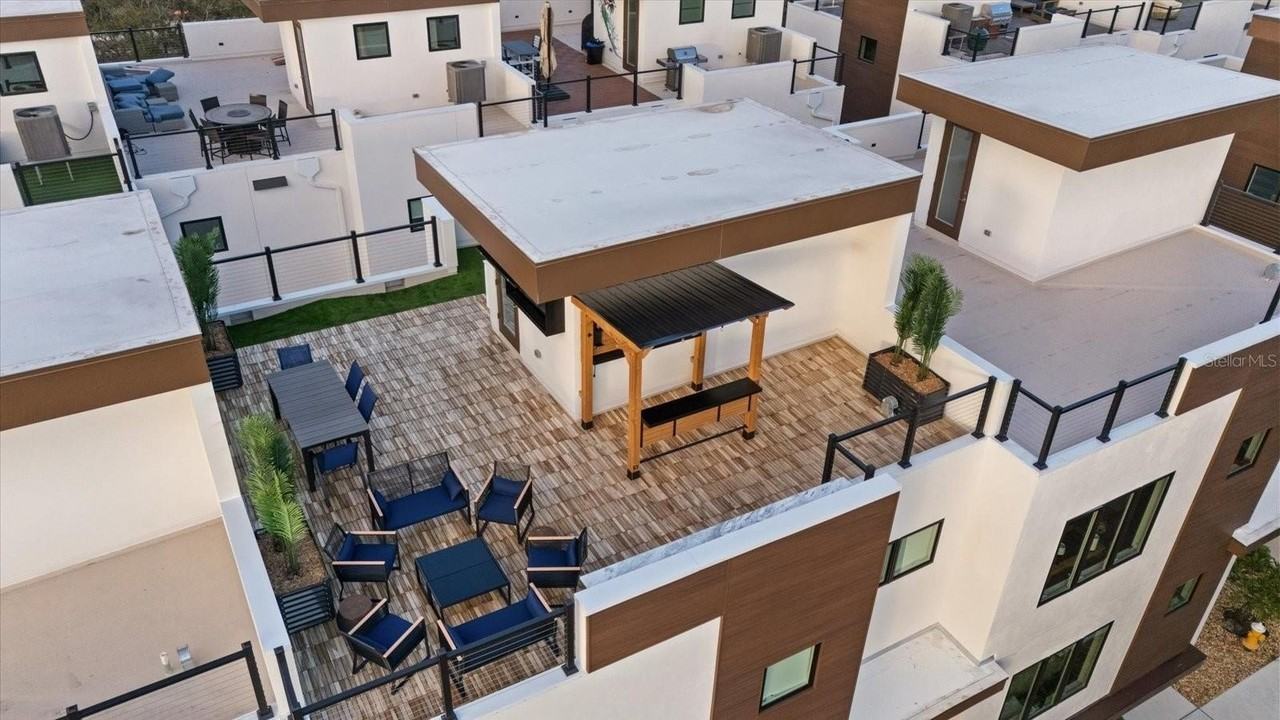 623 Petit Way - Photo 5 of 50