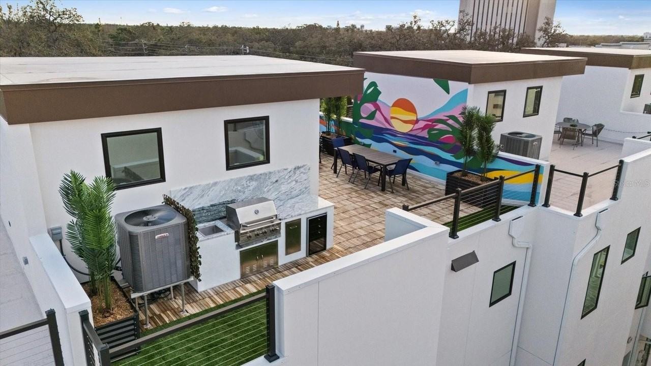 623 Petit Way - Photo 6 of 50