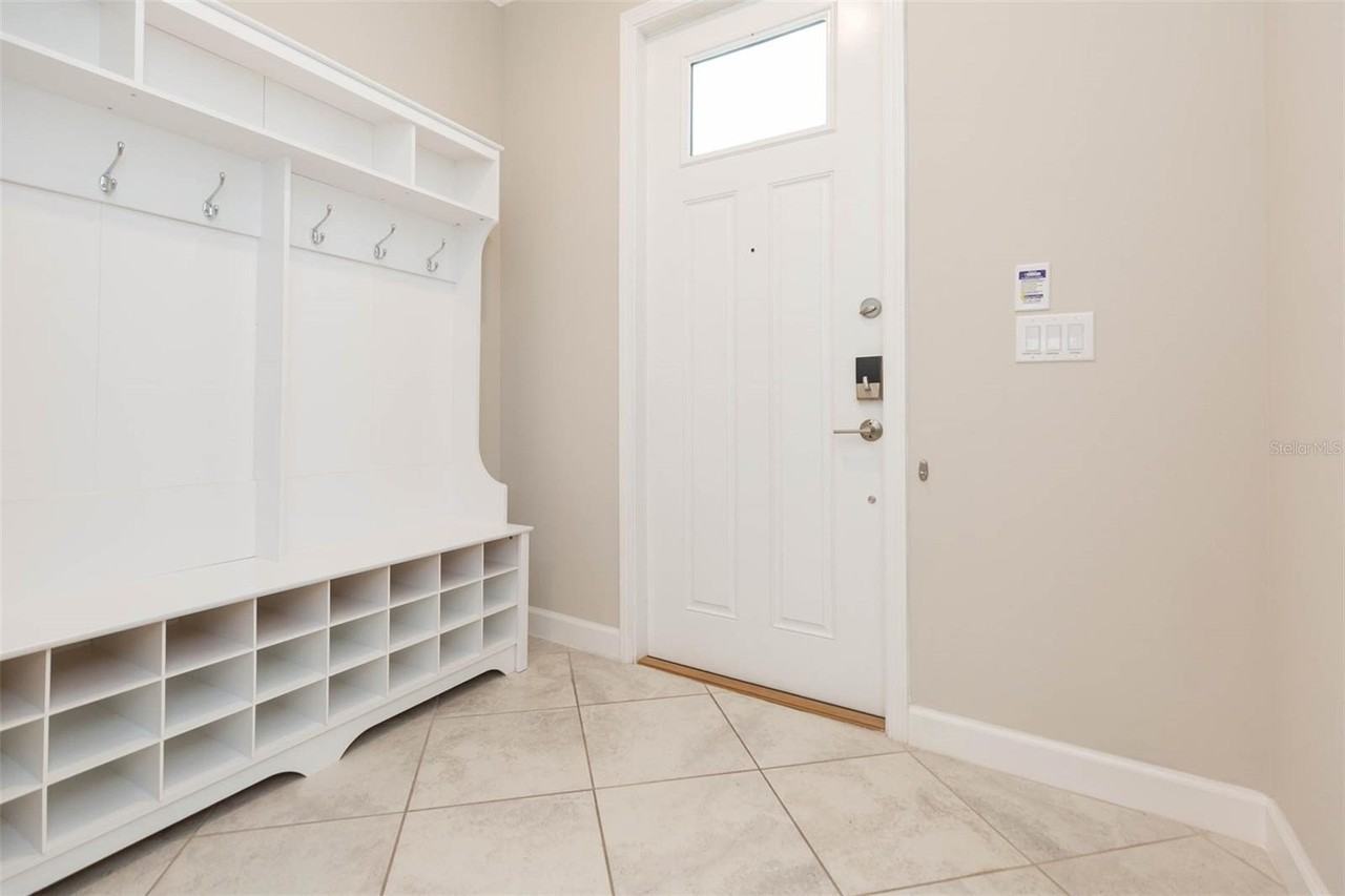 18676 Noble Caspian Dr - Photo 4 of 39