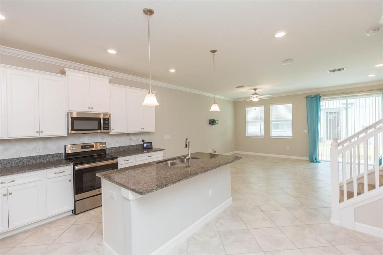 18676 Noble Caspian Dr - Photo 5 of 39