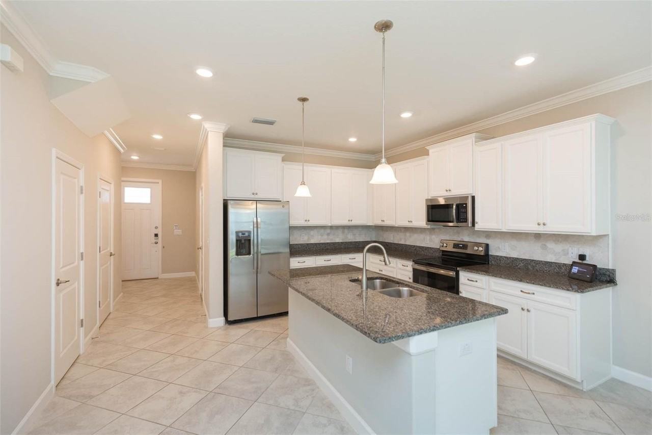 18676 Noble Caspian Dr - Photo 7 of 39