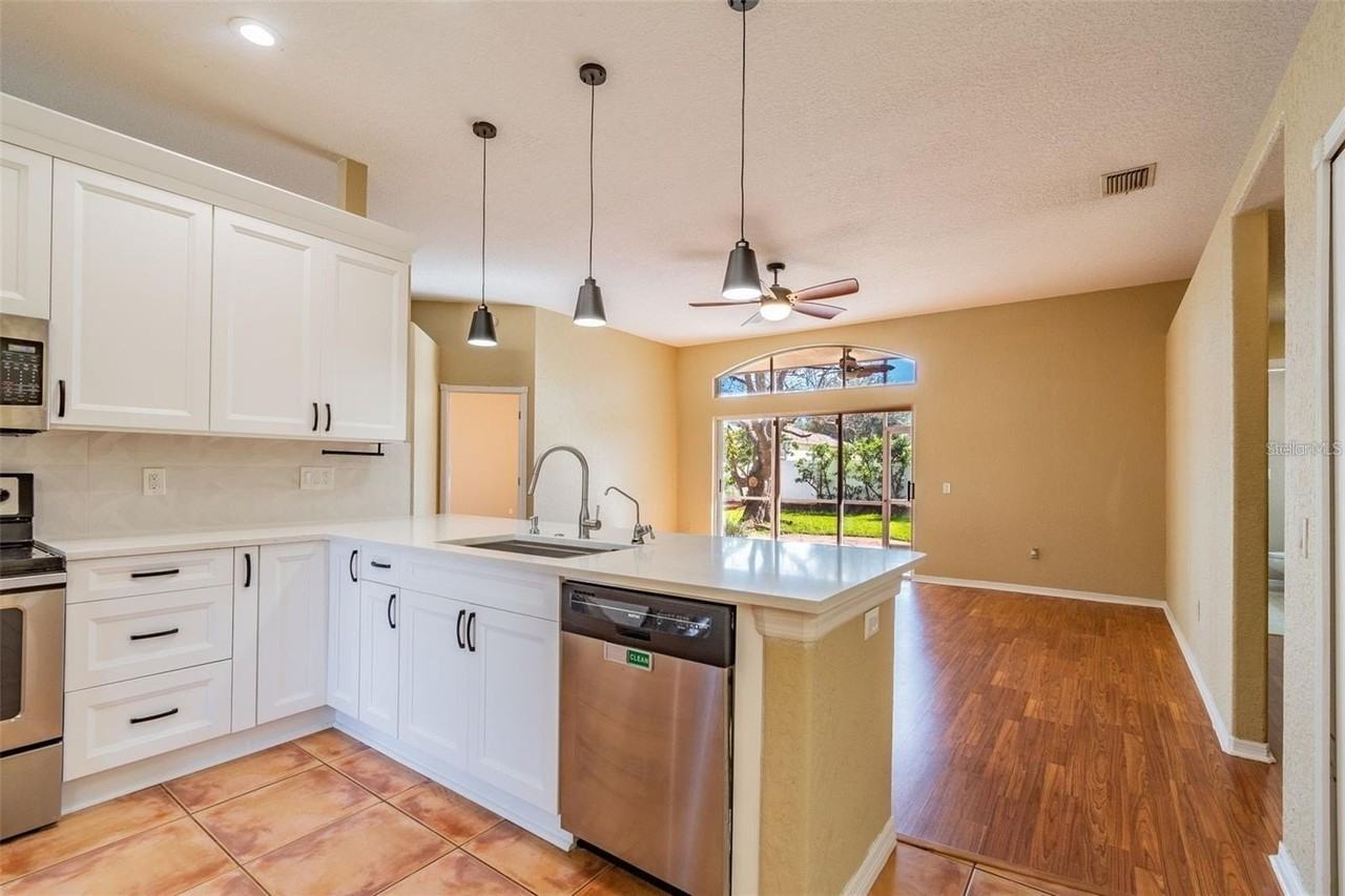 1936 Tangledvine Dr - Photo 4 of 46