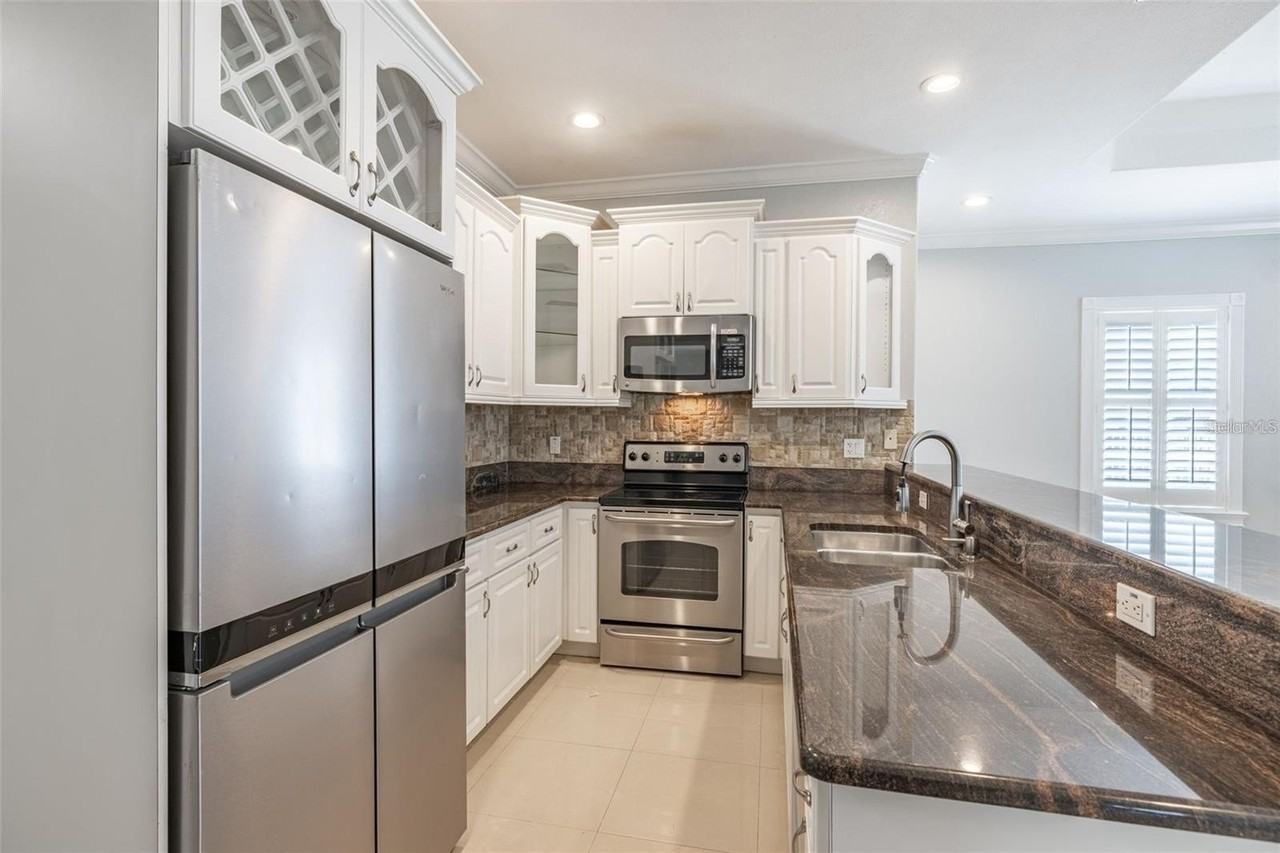 2323 W Cherry St - Photo 4 of 19