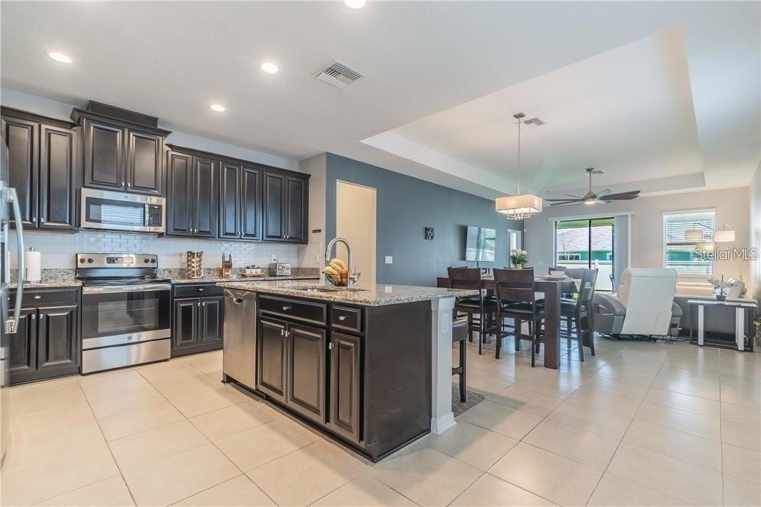 30927 Parrot Reef Ct - Photo 2 of 18