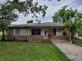 featured image of 2235 Lakeview St