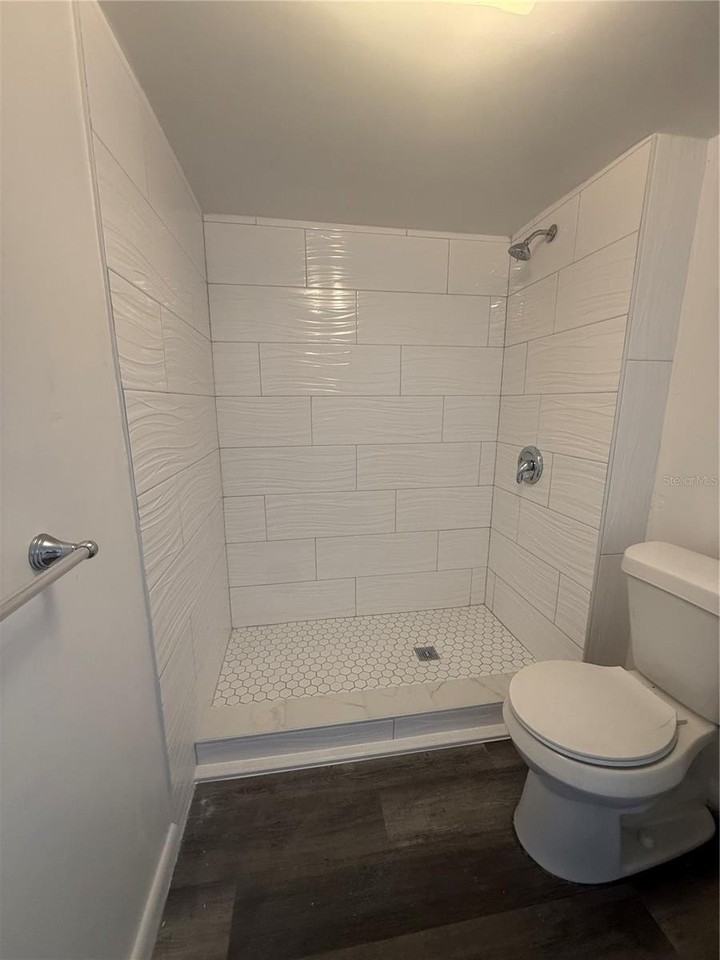 412 Pleasant St - Photo 7 of 18