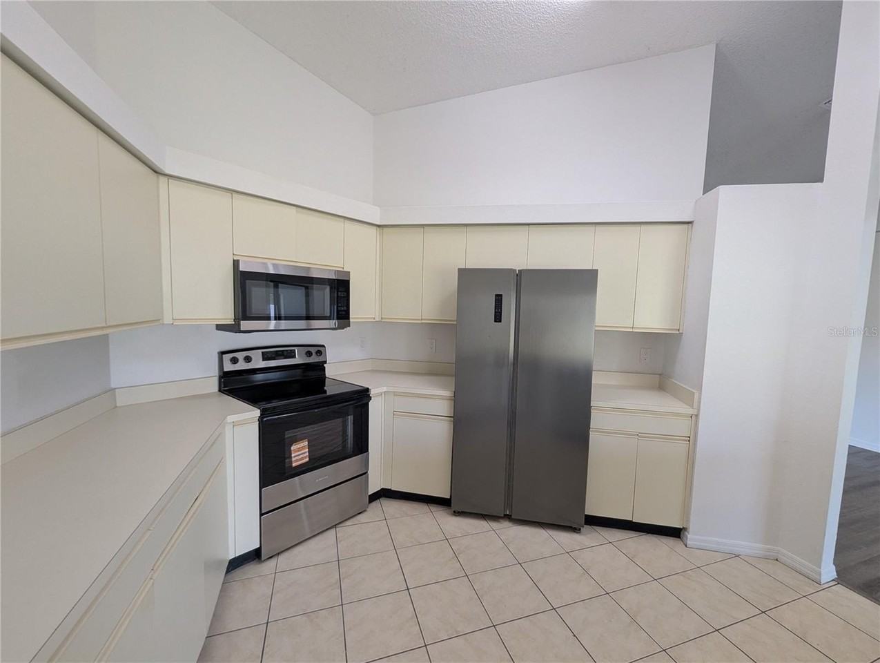 11322 Torrey Pines Dr - Photo 3 of 20