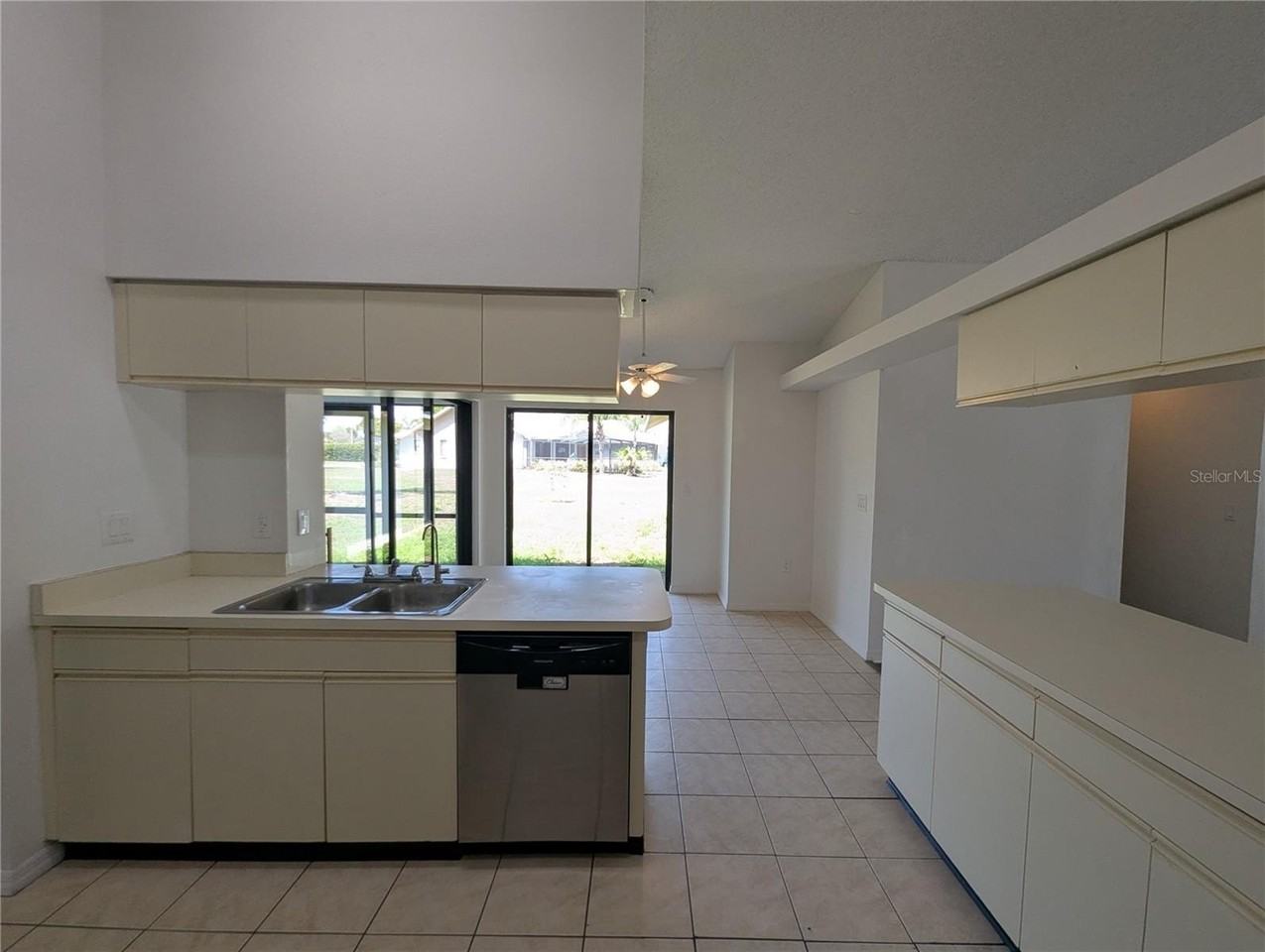 11322 Torrey Pines Dr - Photo 4 of 20