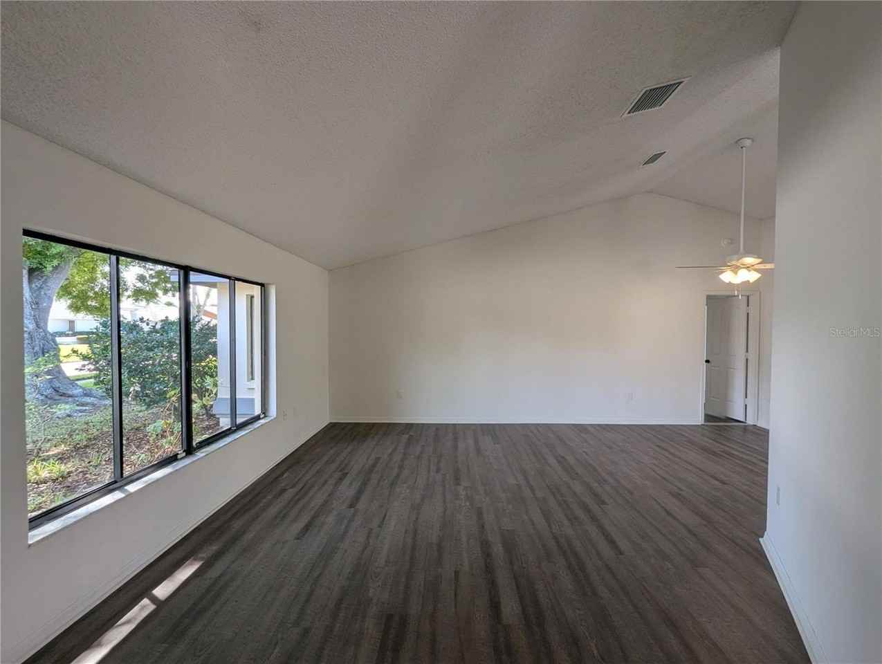 11322 Torrey Pines Dr - Photo 6 of 20