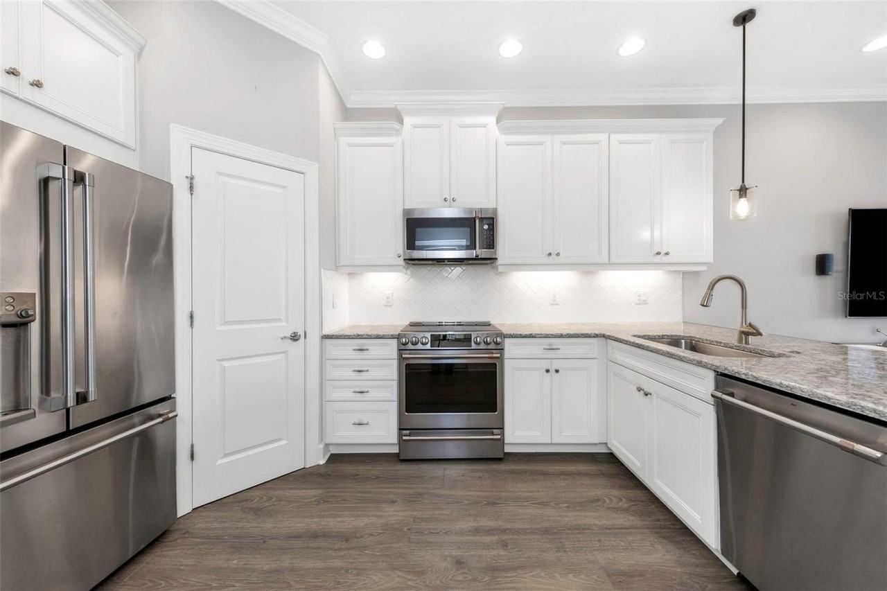 4022 Rocky Shores Dr - Photo 6 of 47