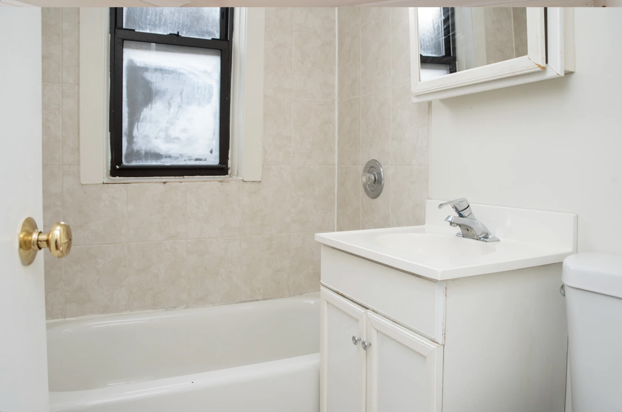 W Cornelia Ave #3N - Photo 4 of 8