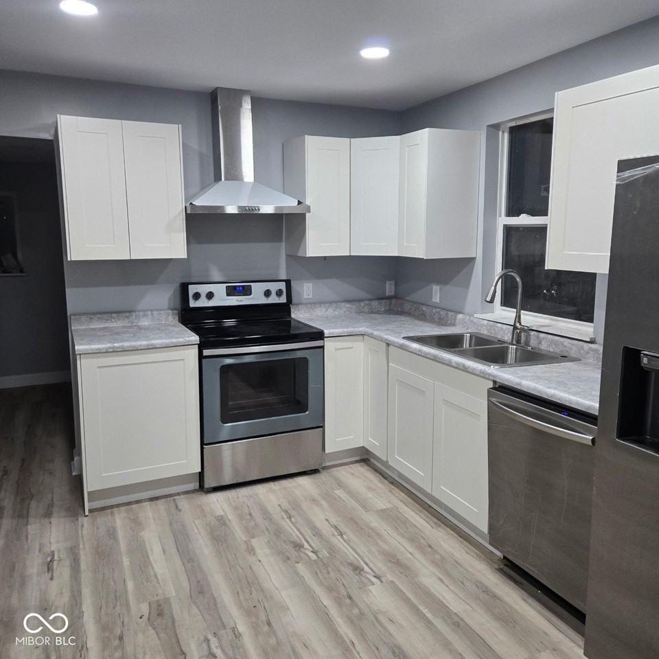 1107 E Mulberry St - Photo 3 of 25