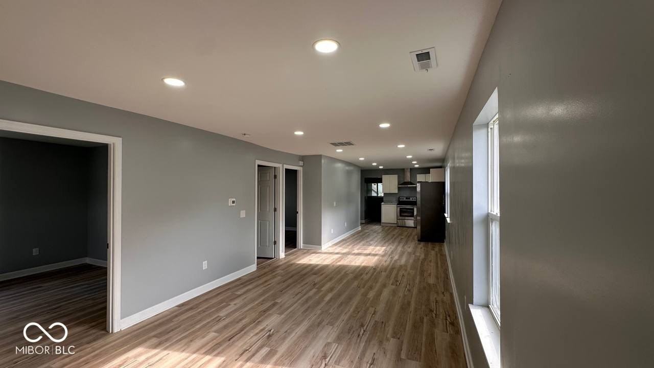 1107 E Mulberry St - Photo 4 of 25