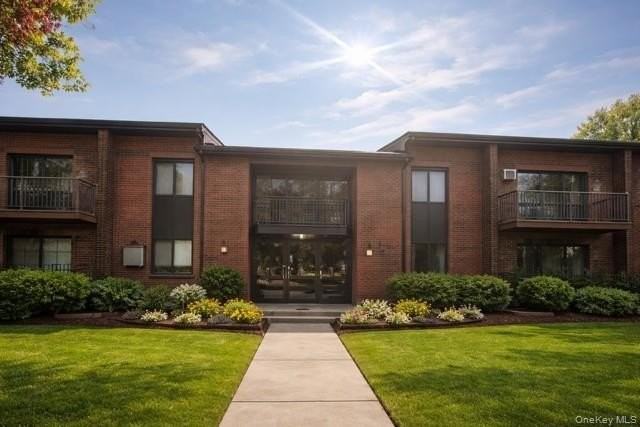 12 Charles Ln #2C