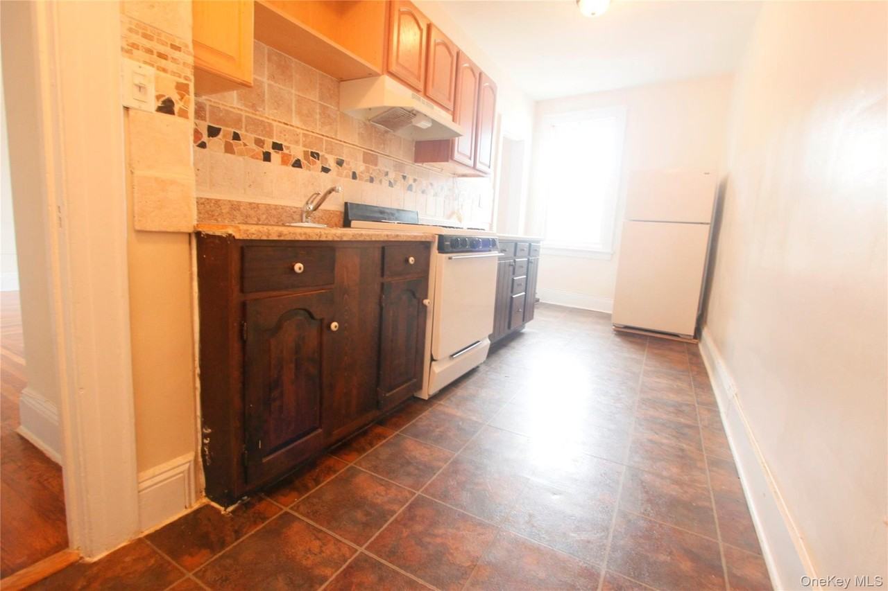 477 Merrick Rd - Photo 2 of 8