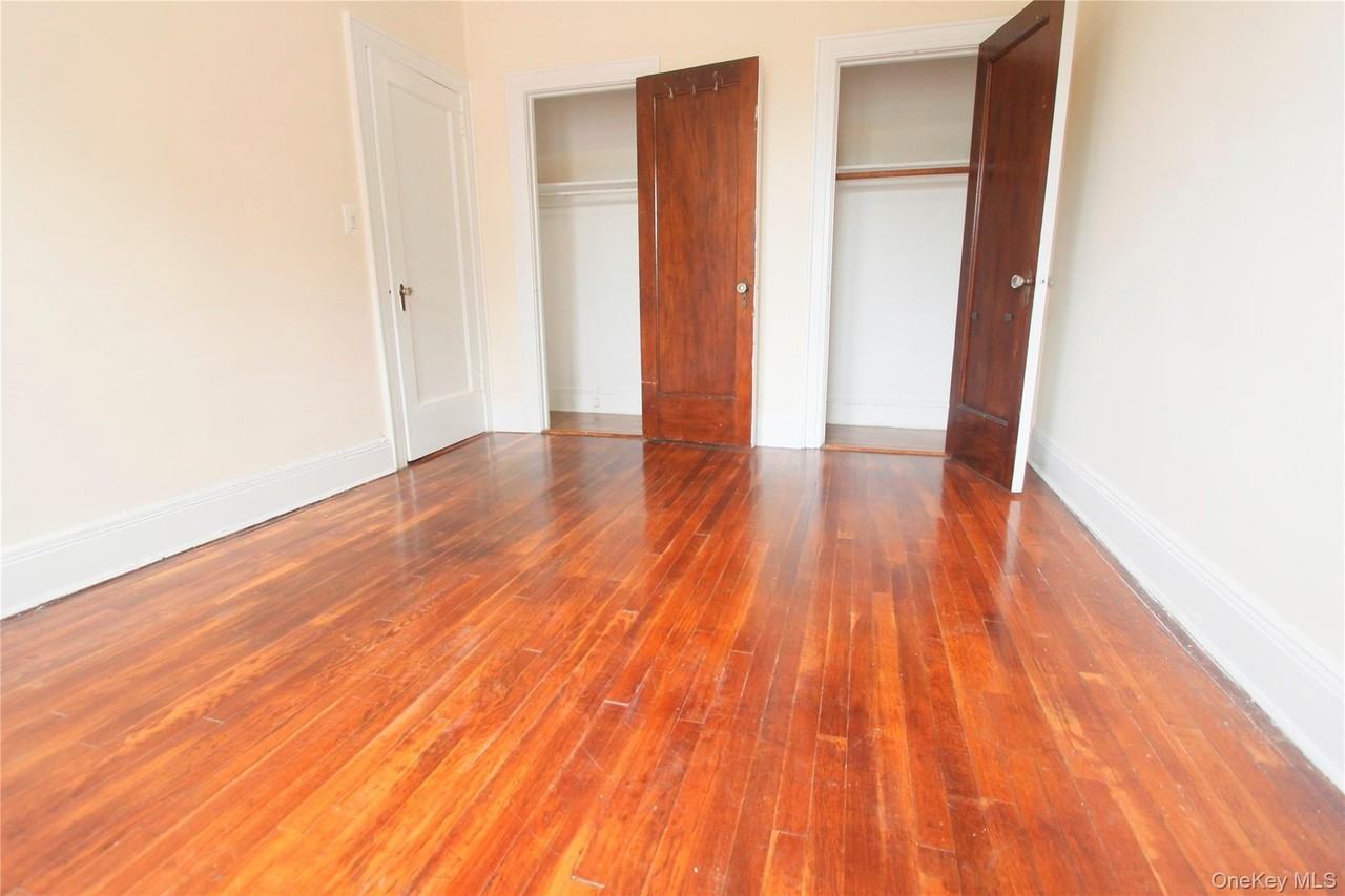 477 Merrick Rd - Photo 7 of 8