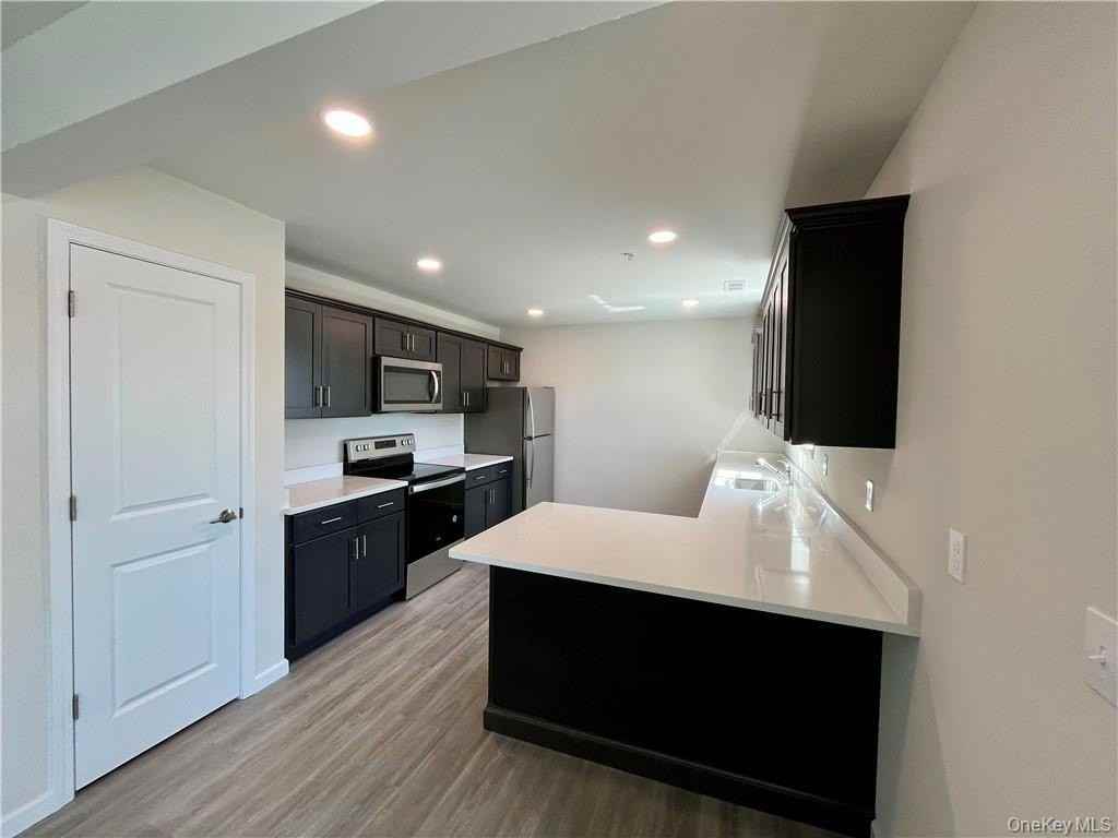 206 Golf Links Rd #821