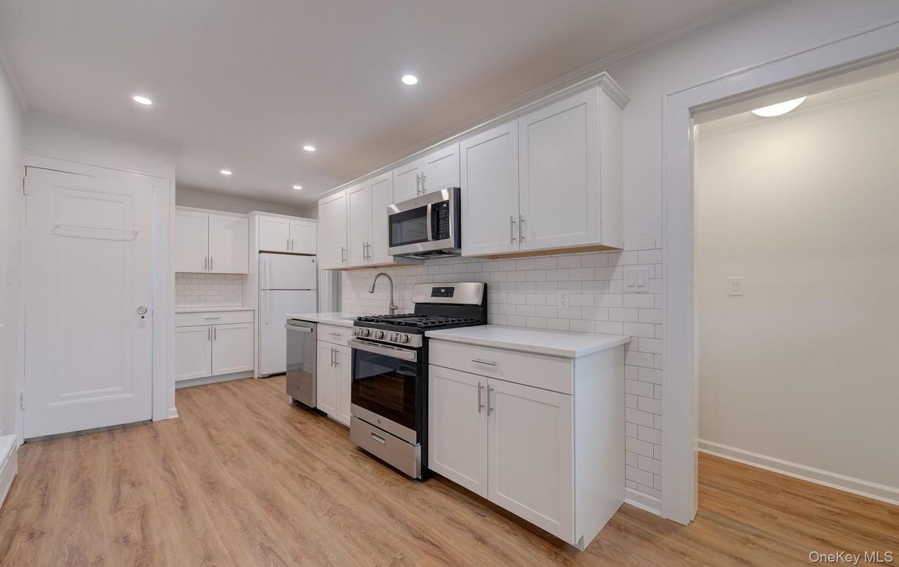 23 Park Ave - Photo 3 of 22