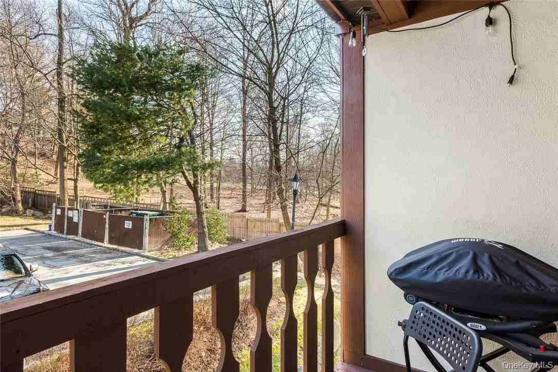 39 Foxwood Cir - Photo 6 of 14