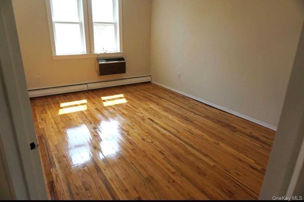 1226 Bergen Ave #3 - Photo 7 of 8