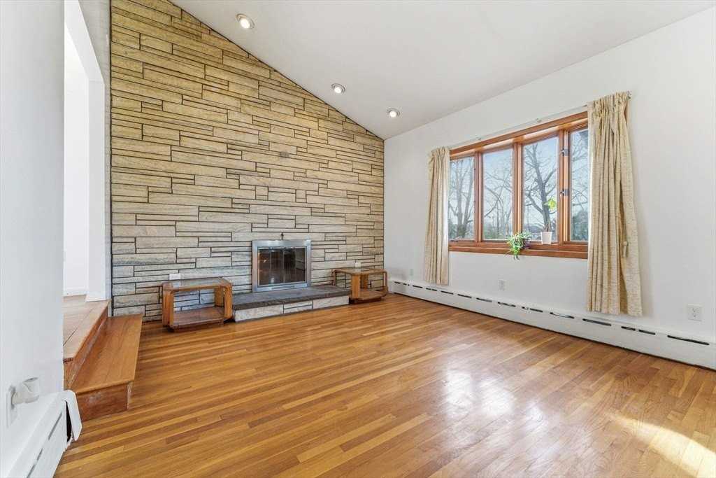 7 Carol St - Photo 3 of 17