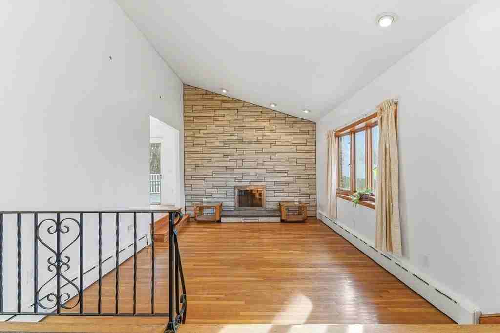 7 Carol St - Photo 4 of 17