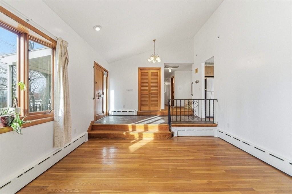 7 Carol St - Photo 5 of 17