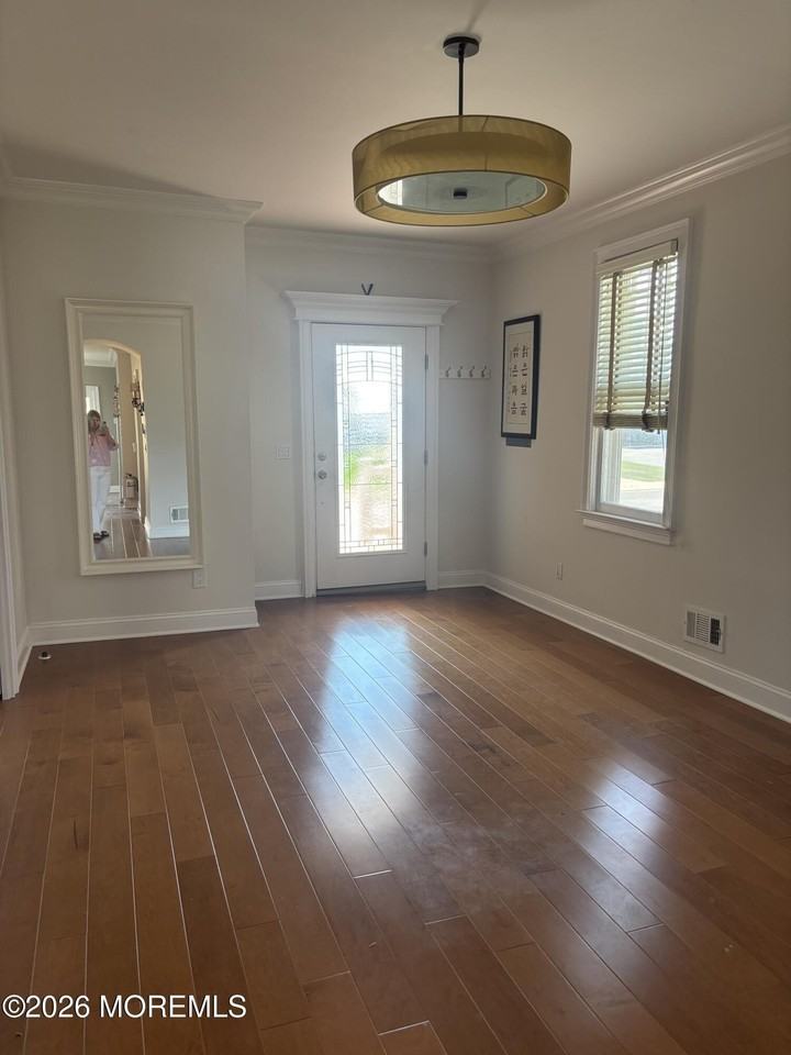 56 Waterman Ave - Photo 5 of 13