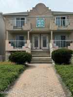featured image of 109 2nd Ave #E