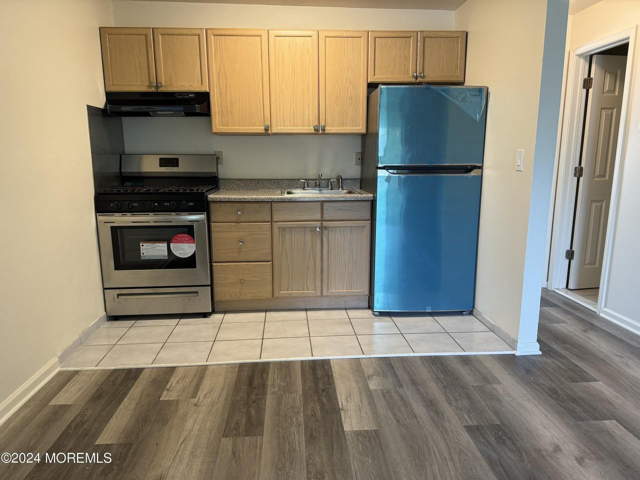 109 2nd Ave #E - Photo 4 of 17