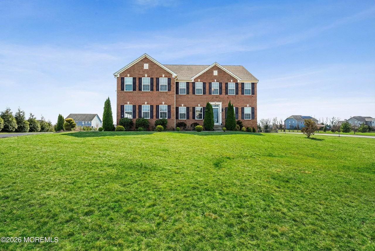 40 Gina Dr - Photo 2 of 50