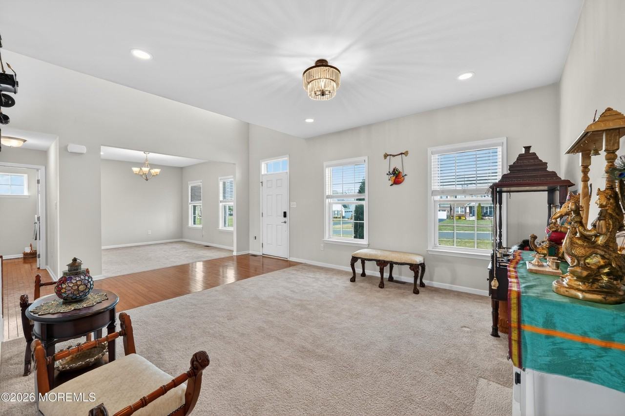 40 Gina Dr - Photo 6 of 50