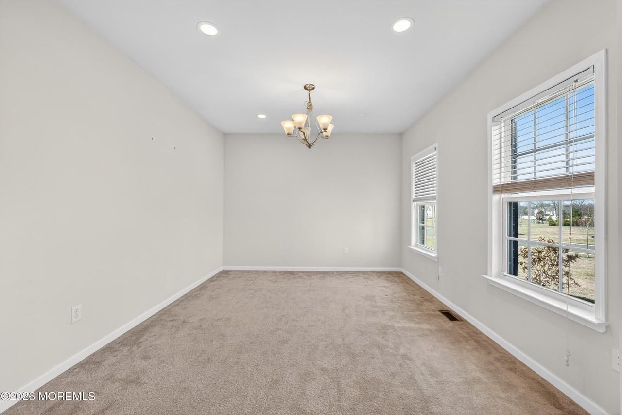 40 Gina Dr - Photo 7 of 50