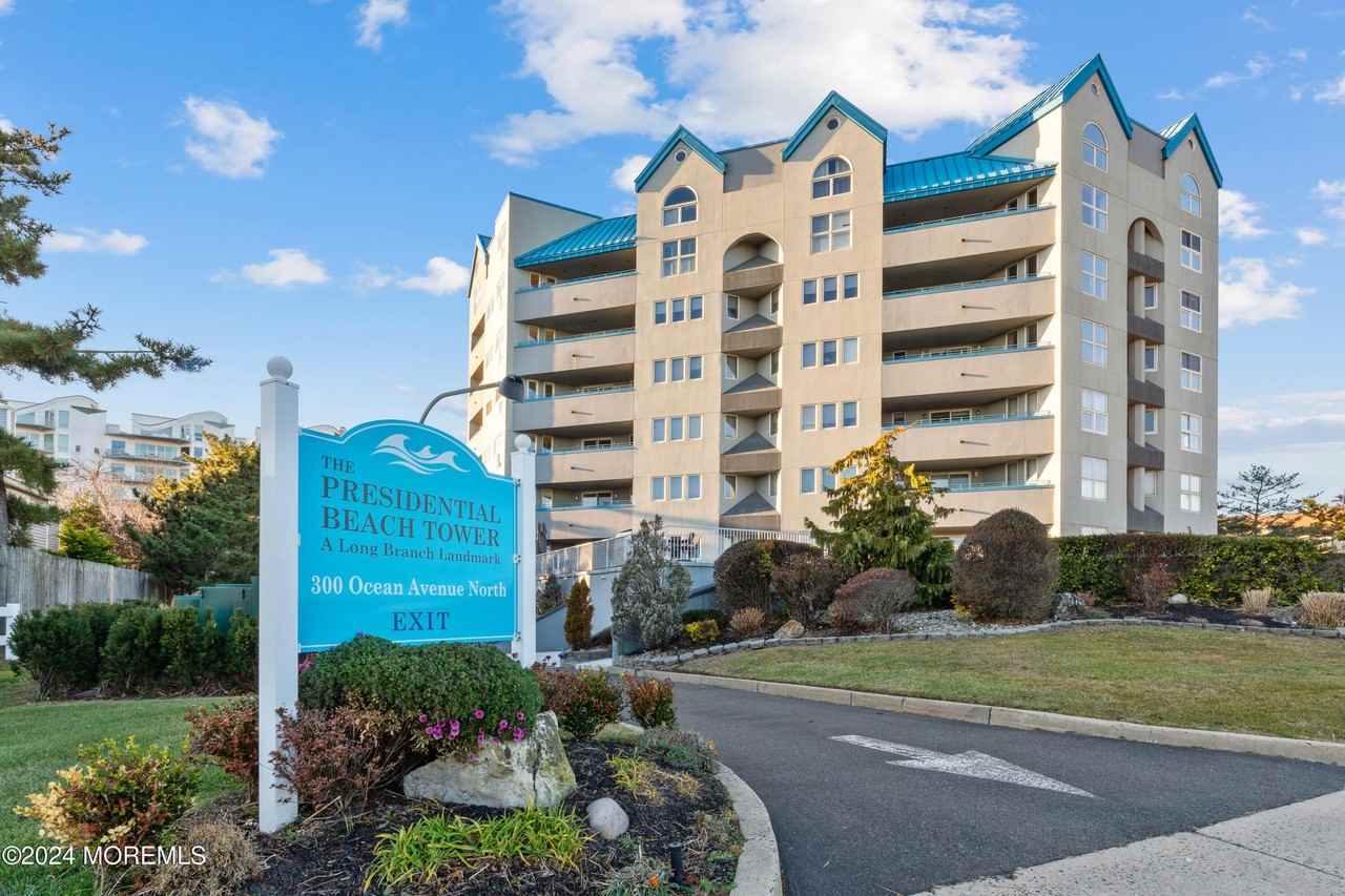 300 Ocean Ave N #1A - Photo 3 of 28